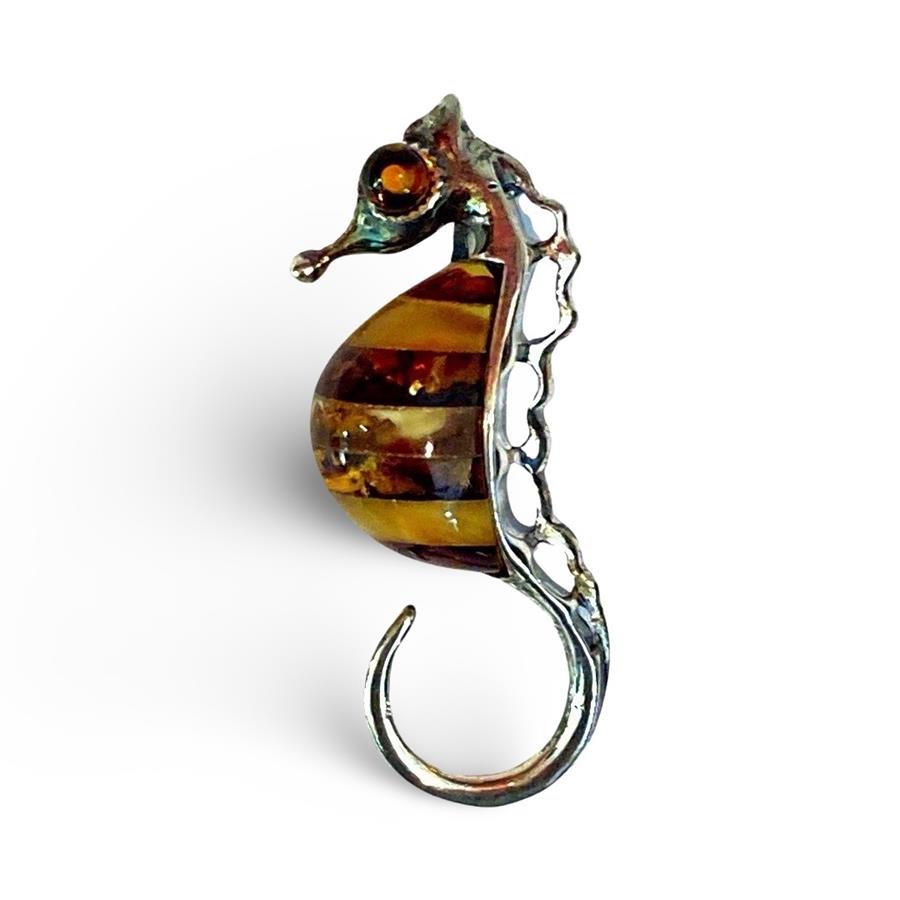 Hippocampe, pendentif en ambre et argent