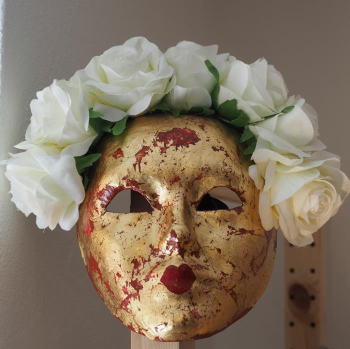 Máscara flores blanca