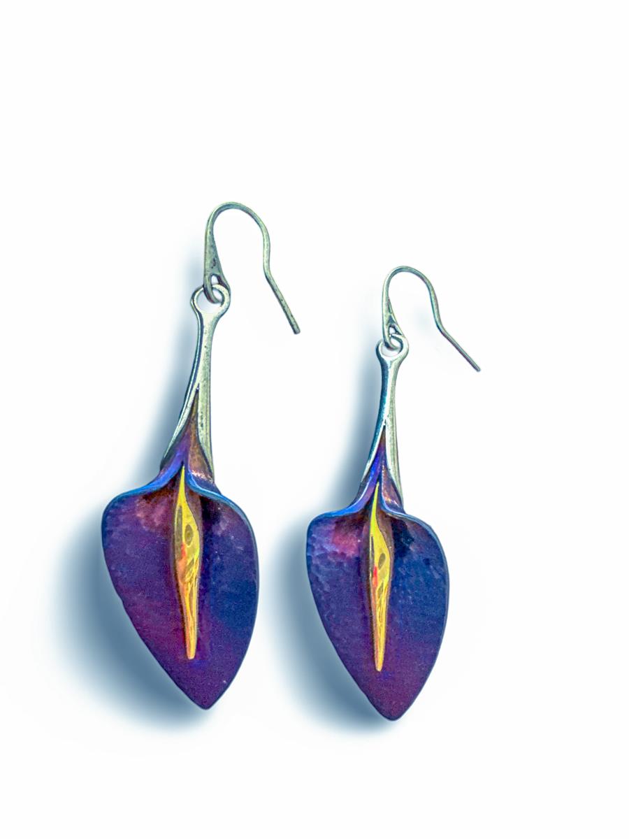 Boucles d'oreille calla bleu titane